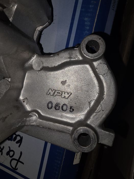 Помпа Land Cruiser 100