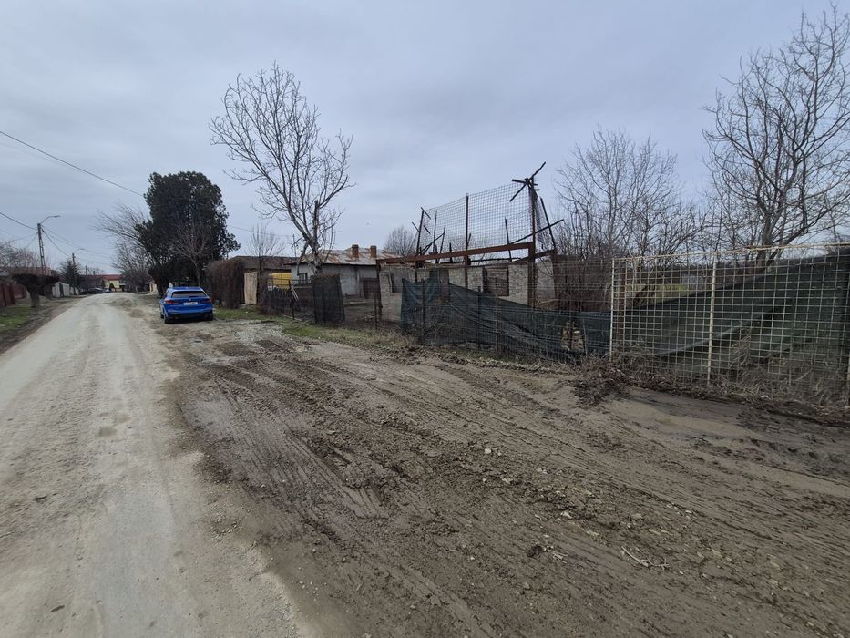 Vand teren la 30 min de București