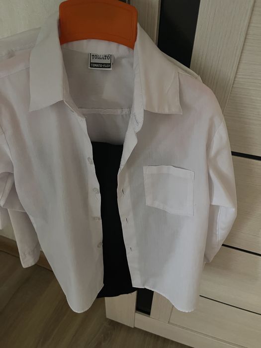 Продам школьные формы, белые рубашки