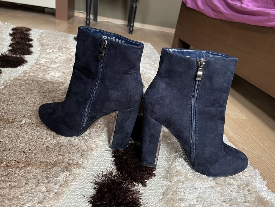 Botine bleumarin cu fermoar