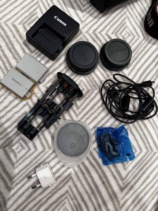 Pachet complet Canon EOS 450D | 2 Obiective, Grip Vertical, Accesorii