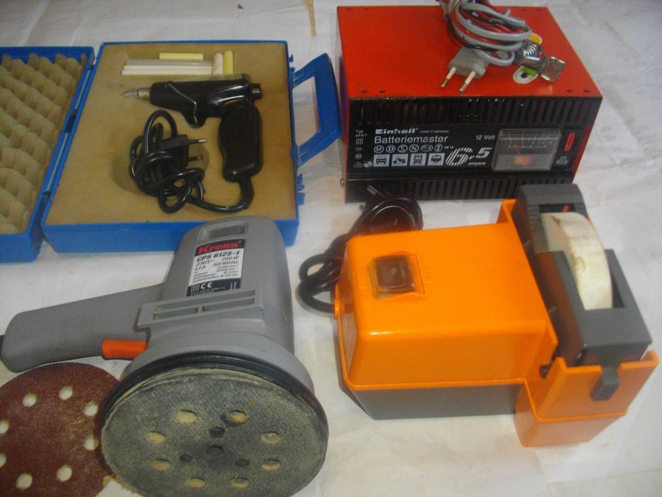 Немски Ексцентър виброшлайф KRESS Зарядно 12V Уред лепене със силикон