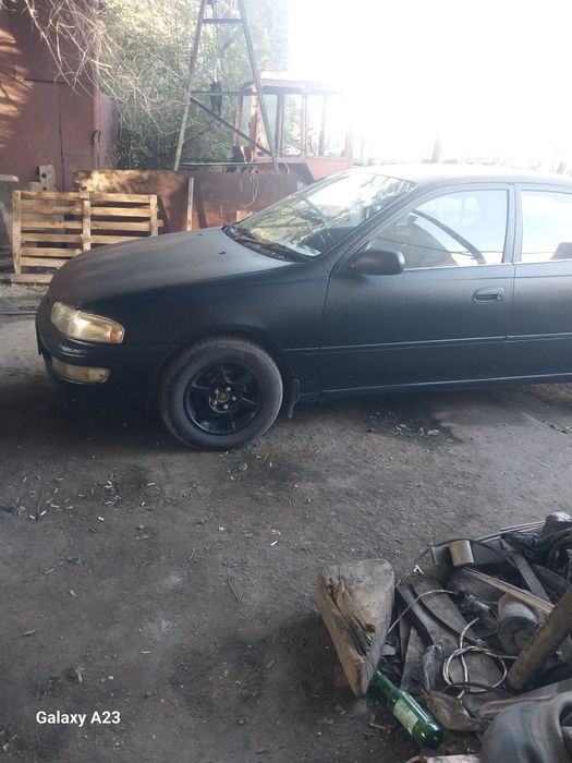 Продам тайоту карина