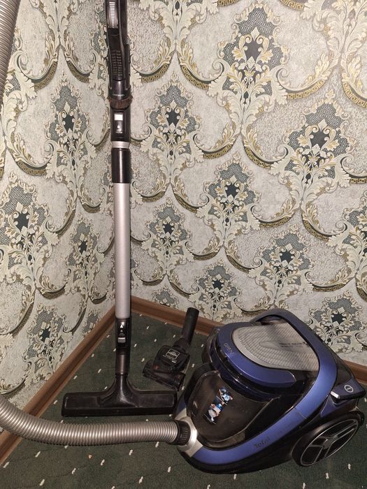 Tefal firma pilesos kam ishlatilgan holati yahshi