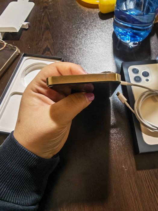 Продавам iPhone 13 pro