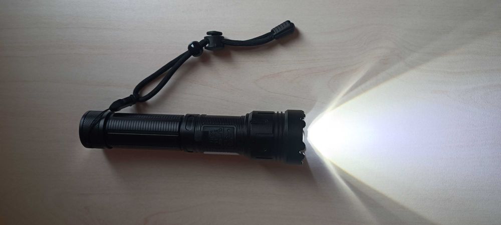 Фенер + COB светлина