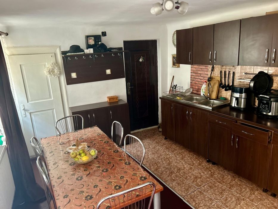 Proprietate în Inima Brașovului (Piața Sfatului): Apartament, Garsonieră și Pod
