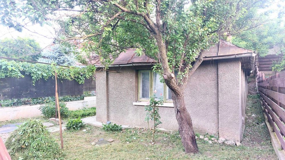Proprietar vand casă bătrânească Sc = 90,4 mp pe teren 267 mp, str.ALBINEȚ, zona Tg.Cucu-P.Fier, C.U. P+1
