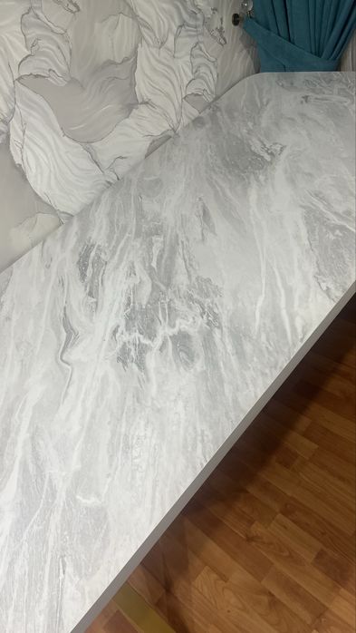 Стол в гостиную, кухню