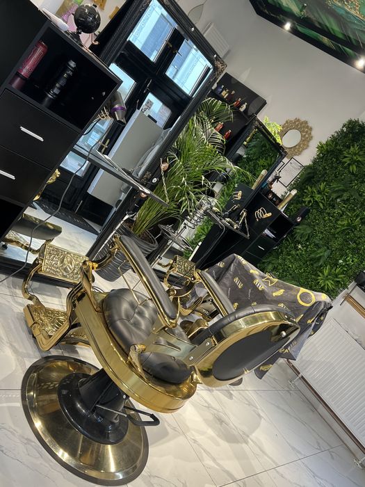 Salon Snoopy ultracental inchiriază posturi coafura/ frizerie