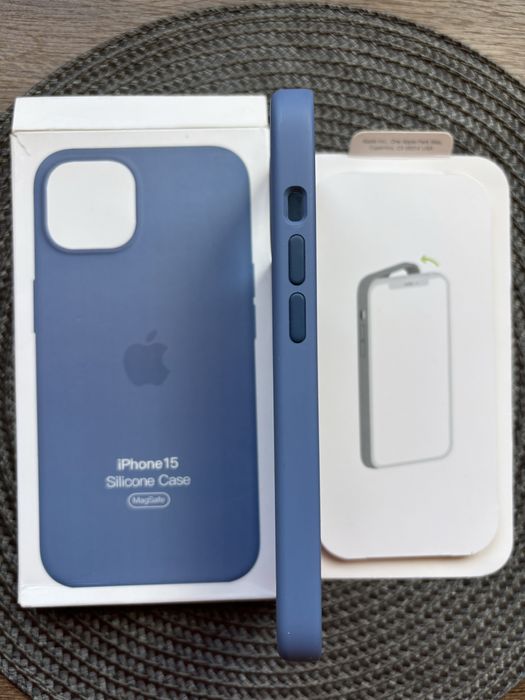 Vand husa iphone 15 originala Apple Magsafe