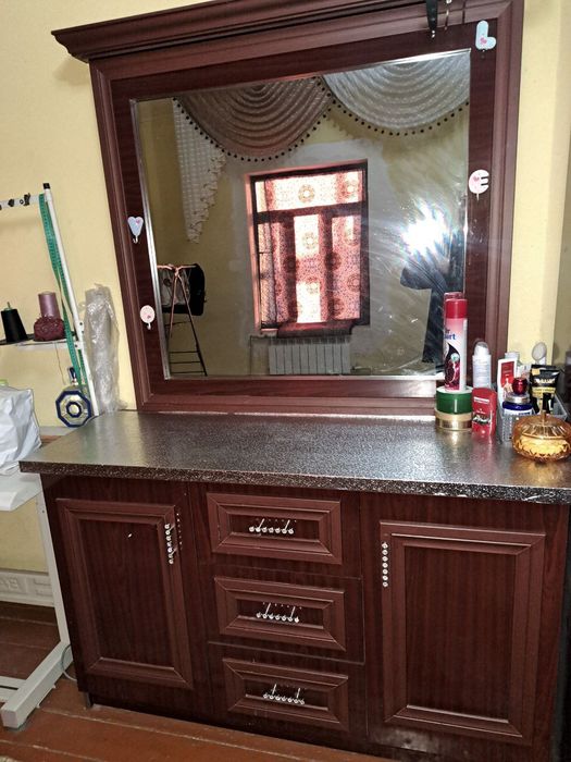 Спальни гарнитур сотилади