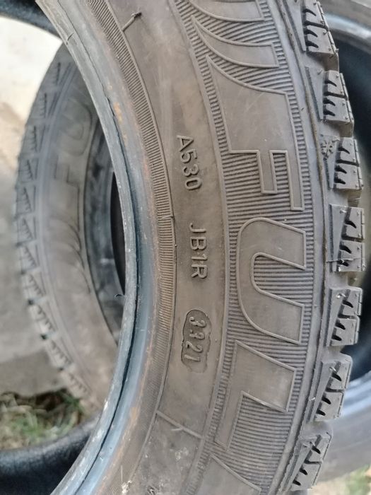 Гуми два броя 165/65/15