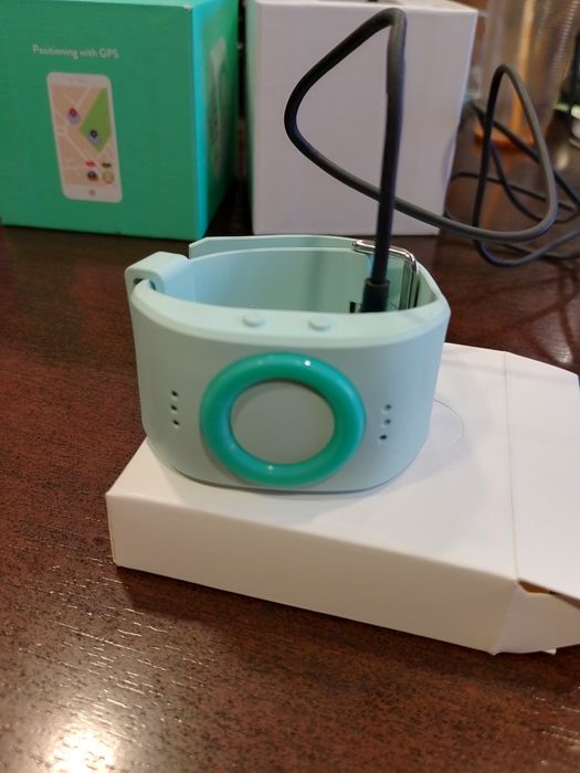 Tinitell детски мобилен телефон гривна