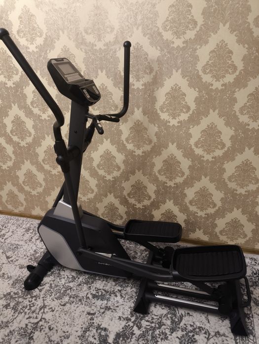 Эллиптический тренажёр