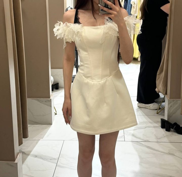 Белое платье мини , корсетного кроя