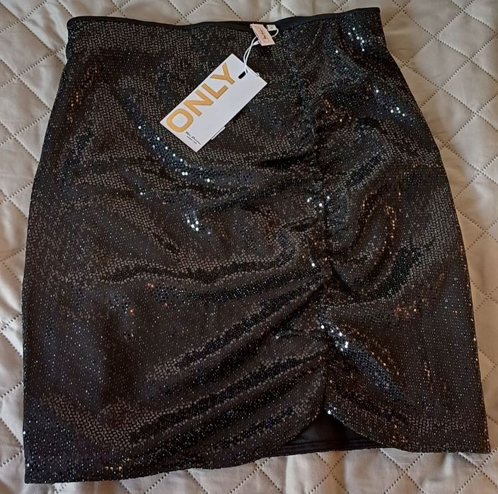 Fusta din paiete