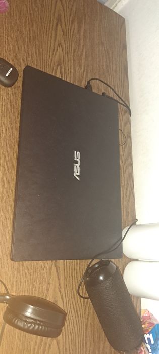 Leptop asus de achimb cu leptop