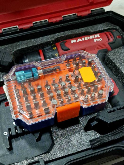 Акумулаторен винтоверт Raider RDP-PCDI20, с батерия, зарядно и куфар
