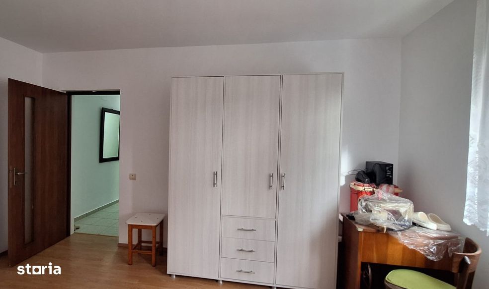 Inchiriere 2 camere decomandate, finisate, Floresti, etaj 1, parcare