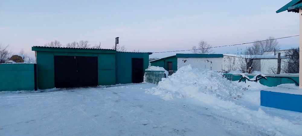 Продам дом полностью с хозяйством.