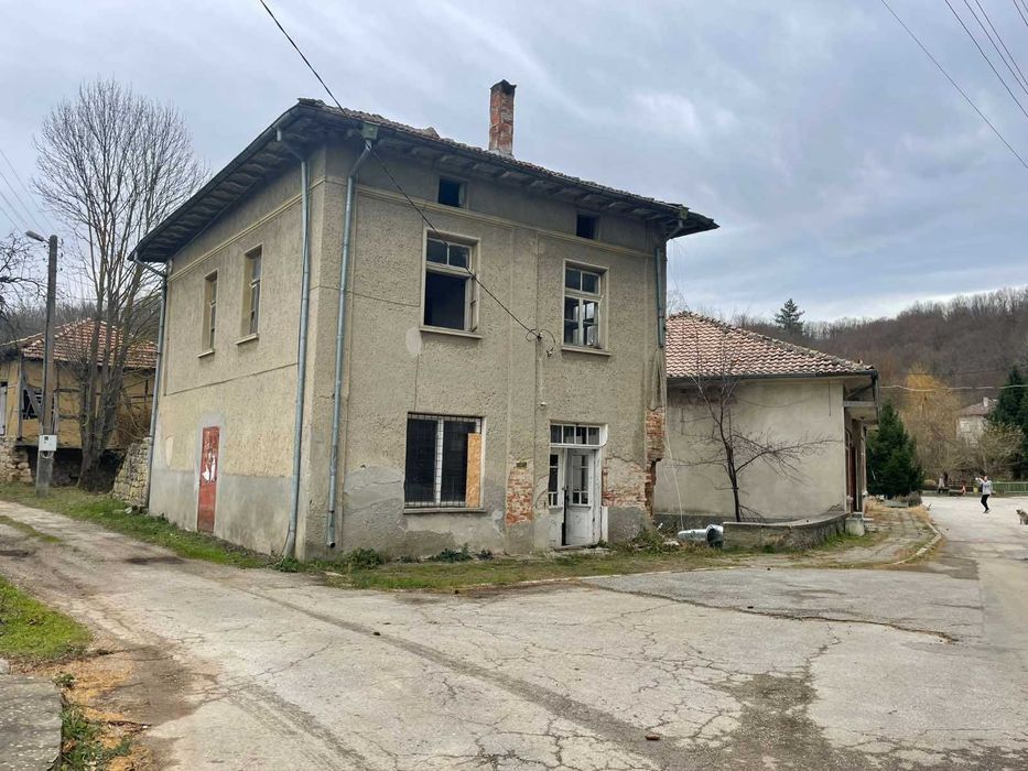 Продава се Къща в Поморие - 290 кв.м за 242 €/кв.м - Снимка #4