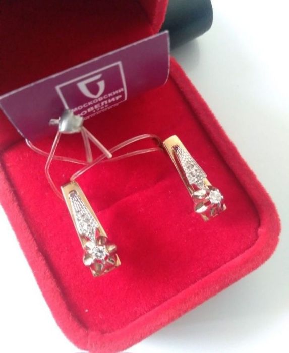 Продам золотые бриллиантовые серьги для девушек