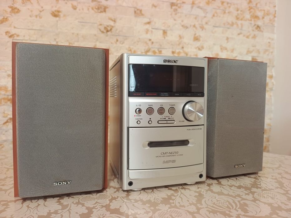 Vând combină Sony  - cd, caseta ,radio, etc