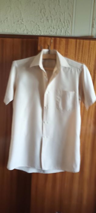 Camasi pentru barbati marimea  38 si 40/41