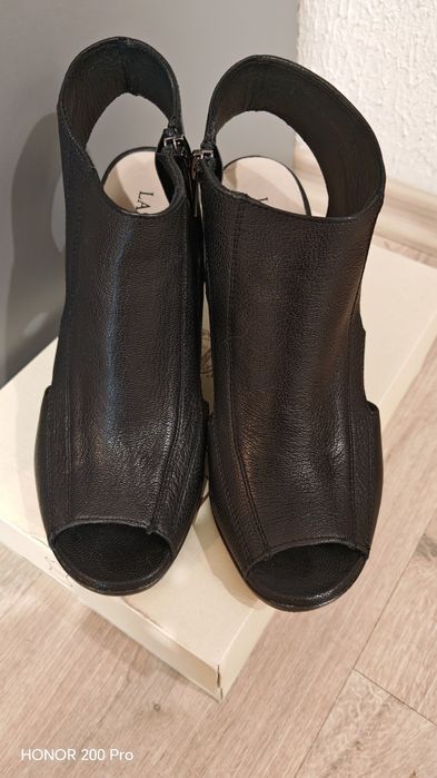 Високи обувки Lasocki 38н.