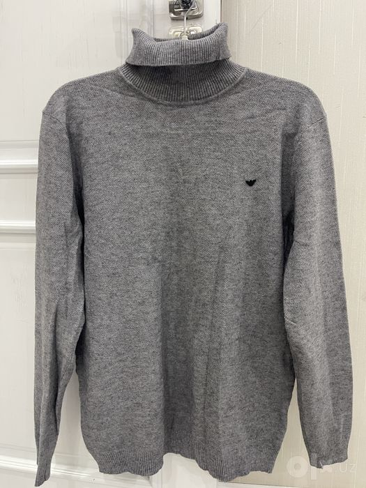 Продам Водолазку Armani.