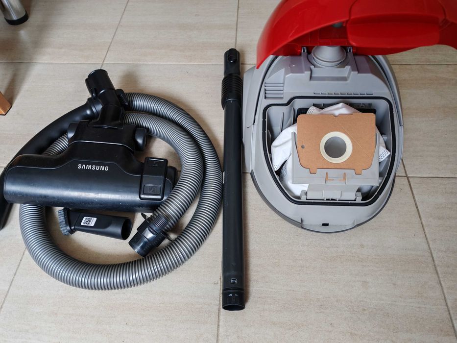 Aspirator  cu sac NOU 1500 wati