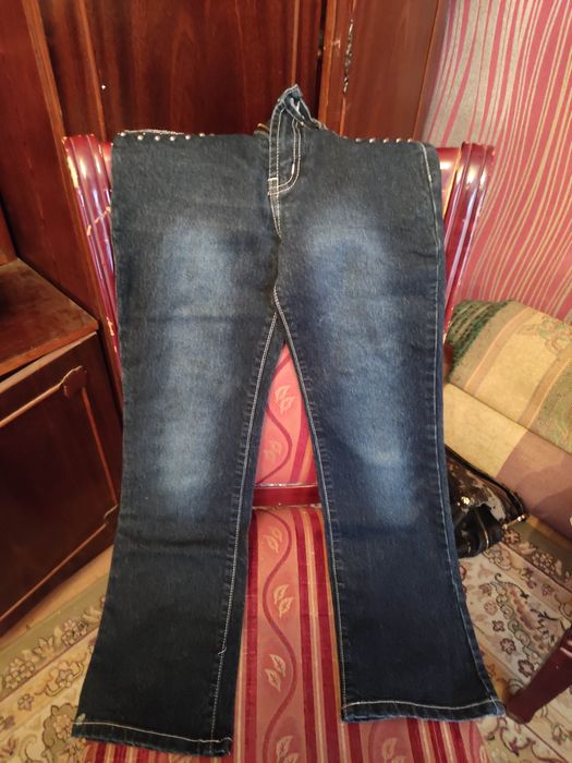 Продам брюки школьные жынсовый все