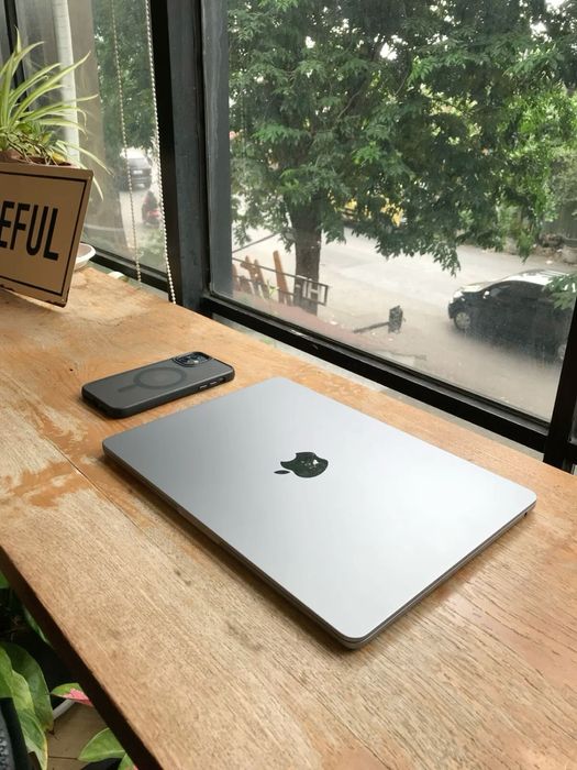 Macbook pro m2 pro 16/512 14-inch 16 yader 120 fps quvat 40 soatgacha