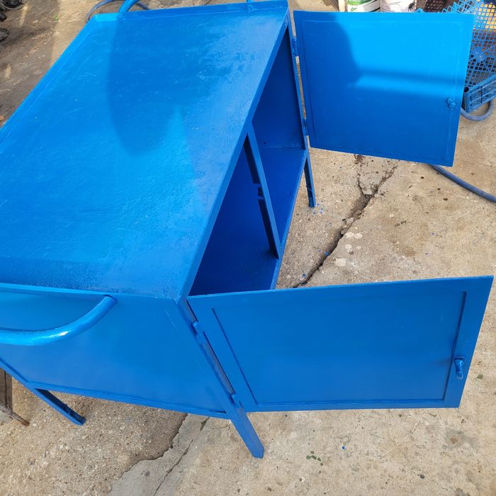 Шкаф за работилница.