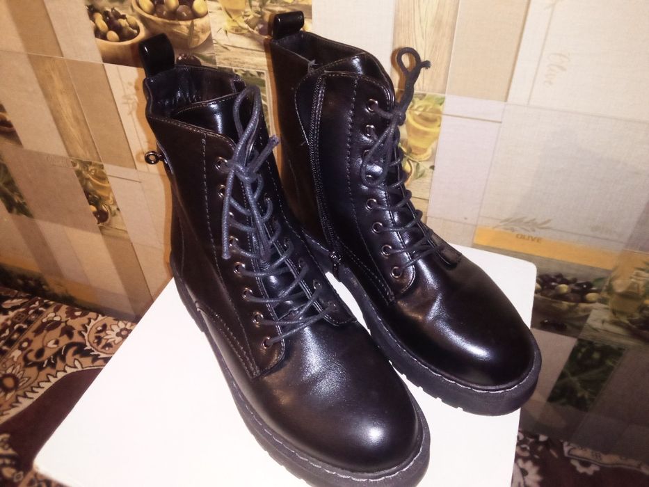 Новые не разу неотдевали .Женская обувь