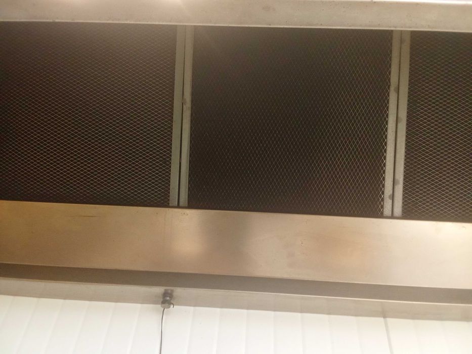 Абсорбатор с мотор ,дължина 2 метра,ширина 0,70 метра с 4 филтри