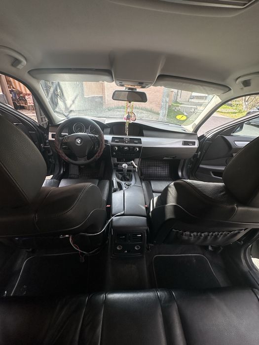 Bmw 520 manual 2009