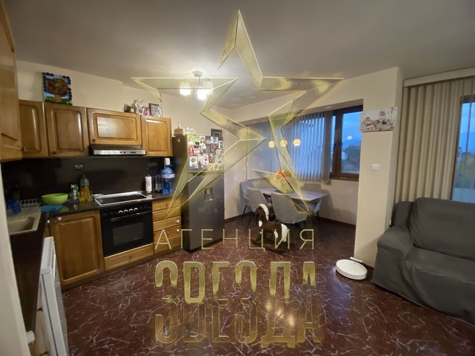 Продава се Тристаен апартамент в Пловдив, Кючук Париж - 110 кв.м за 1228 €/кв.м - Снимка #2