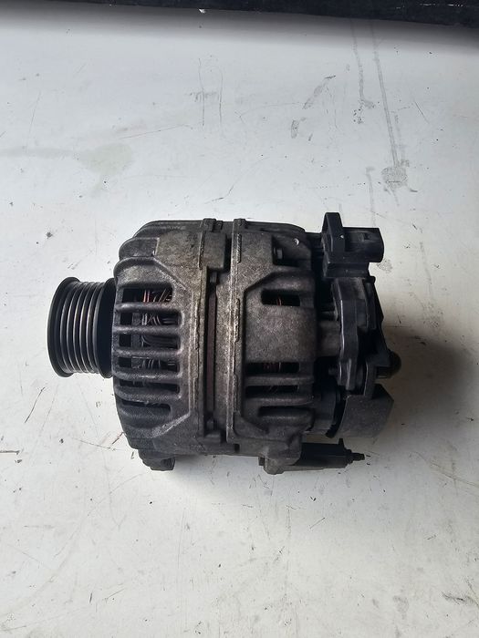 Alternator Volkswagen Golf 4 Bora 1.6FSI Bosch 110ah