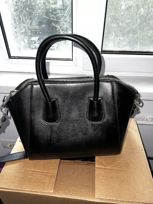 Poseta piele model GVCHY