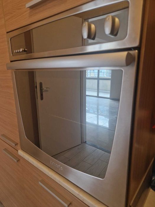 Кухня с електроуреди