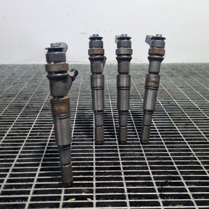Injector BMW X3 E83 2.0 Diesel 2003 - 2006 150CP M47 D20 Euro4 (1313) Diesel 0445110216