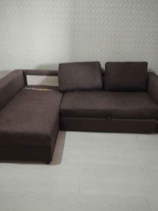 Отдам бесплатно диван угловой 2:40-1,5