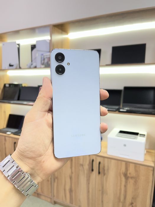 Телефон Samsung Galaxy A06