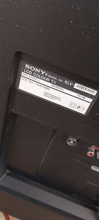 Продам телевизор Сони Бравия 43 диагональ.