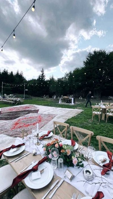 Килими за сватби и други събития под наем