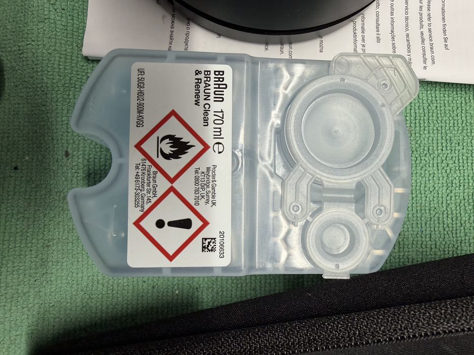 BRAUN Series 7 72-C7200cc електрическа самобръсначка с почистваща