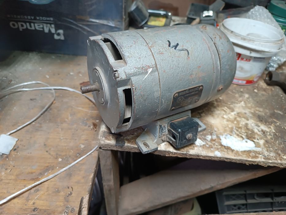 Электрический  двигатель