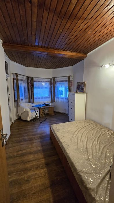 Casa cu etaj si demisol